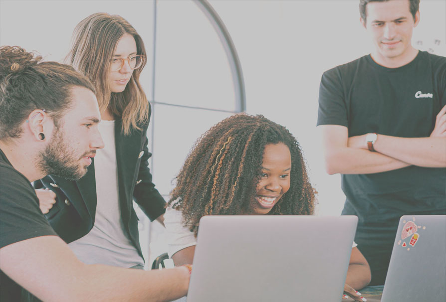  精选机制与运营逻辑 